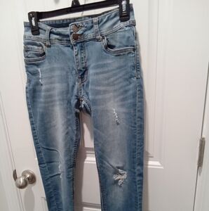 Encore Jeans Juniors Size 7  Distressed Stone Washed Skinny Leg Denim Blue Jeans